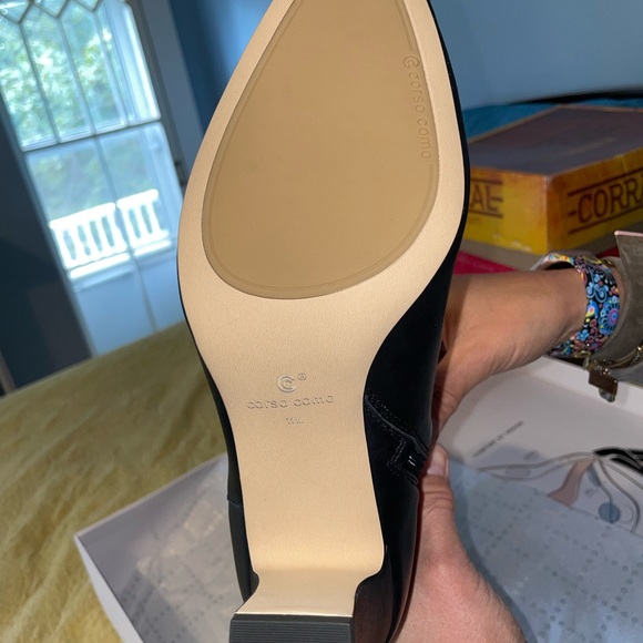 Brand new zippered heeled black boots - Picture 3 of 3